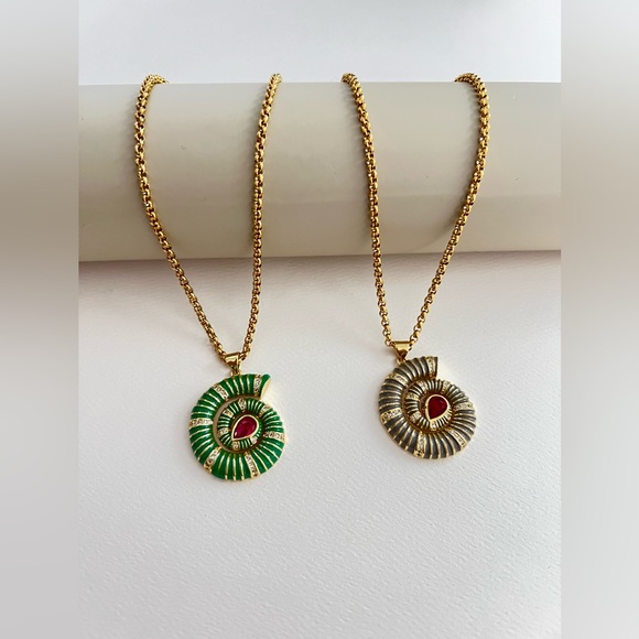 Marine Sea Nautilus Pendant Necklace - Statement Necklace - Elegant Necklace - Picture 1 of 16